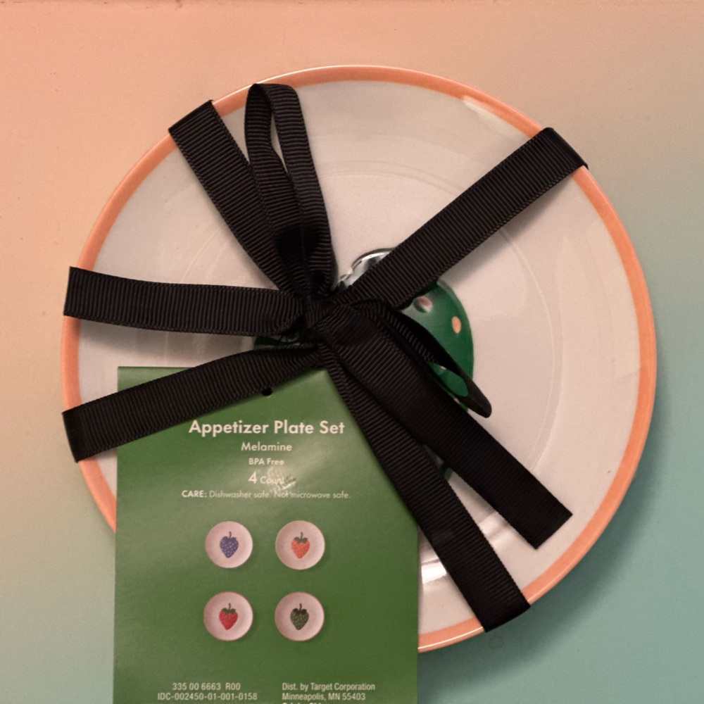 NWT kate spade new york x Target 4-Piece Strawberry Melamine App Plate Set